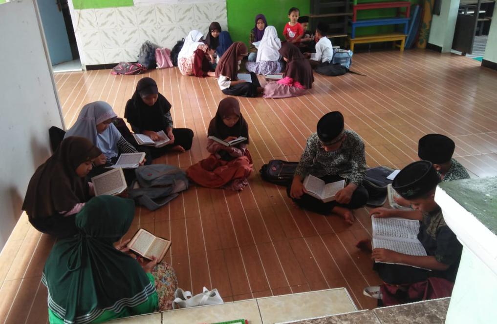 Wakaf Qur’an untuk Yayasan Nurul Fikri Al-As’ad Karawang