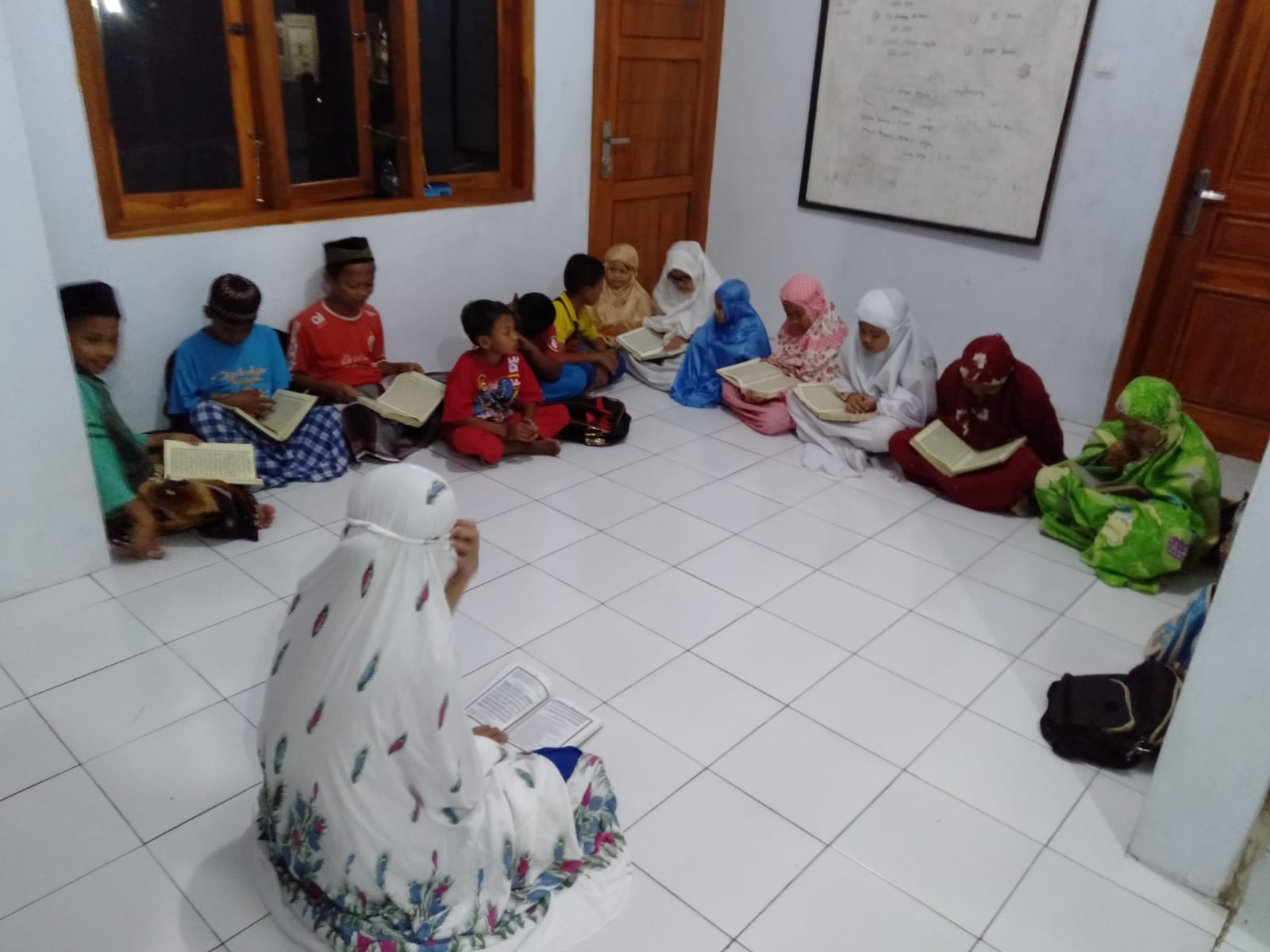 Wakaf Qur'an untuk MDTA Al-Maqofa Kuningan Jawa Barat (4)