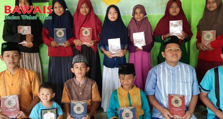Wakaf Al Quran Ke Pedalaman Seblat Sumatera