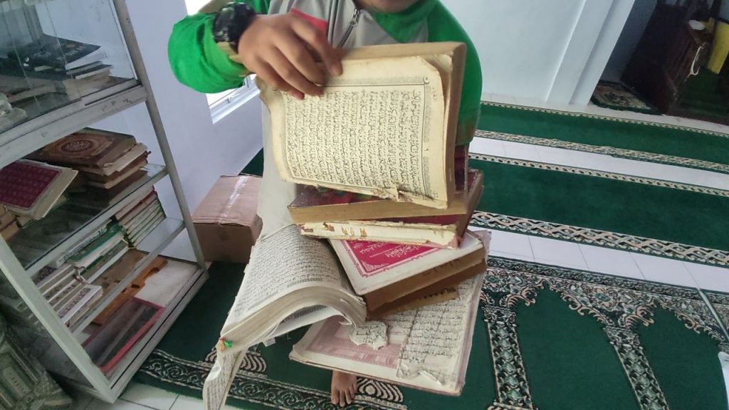 Bergerak Dari Labuan Batu Utara, Tim Sebar Wakaf Quran Sigap Ganti Al Quran Yang Rusak Di Sumatera Utara!