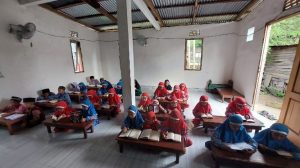 Detik-Detik Terakhir, Tim Sebar Wakaf Quran Sumatera Masih Semangat Salurkan Mushaf Quran !