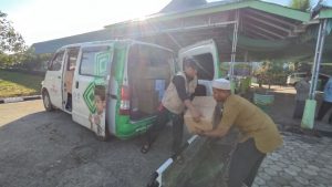 Penyaluran Wakaf Quran Dan Buku Islam Untuk Ponpes Qodratullah Langkan Banyuasin