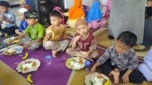 Nasi Berkah Telah Dinikmati Para Santri Yatim & Tahfidz