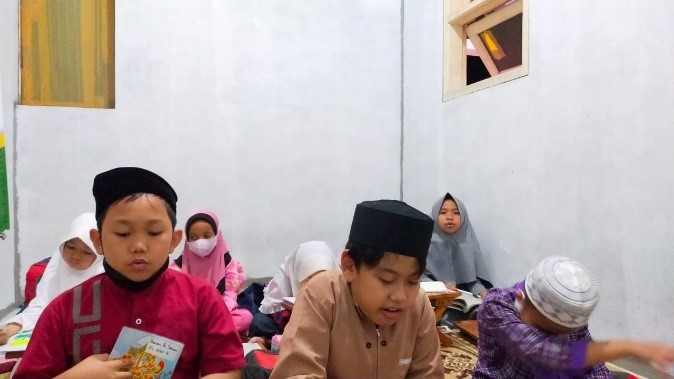 Santri Rumah Tahfidz Al Hilal 6 Cisaranten tetap Istiqomah Belajar & menghafal Al Quran!