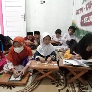 Kegiatan Belajar Santri Rumah Tahfidz Al Hilal 6 Cisaranten