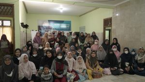 Pesantren Al Hilal Selenggarakan Seminar Kesehatan Bersama Dr. Triana Agung