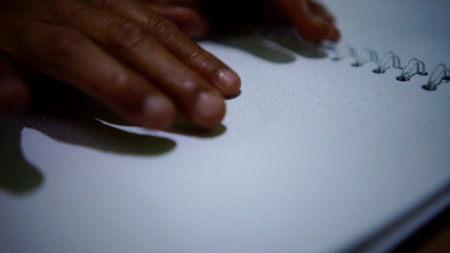 Wakaf Quran Braille Untuk Sahabat Tunanetra Kembali Disalurkan!