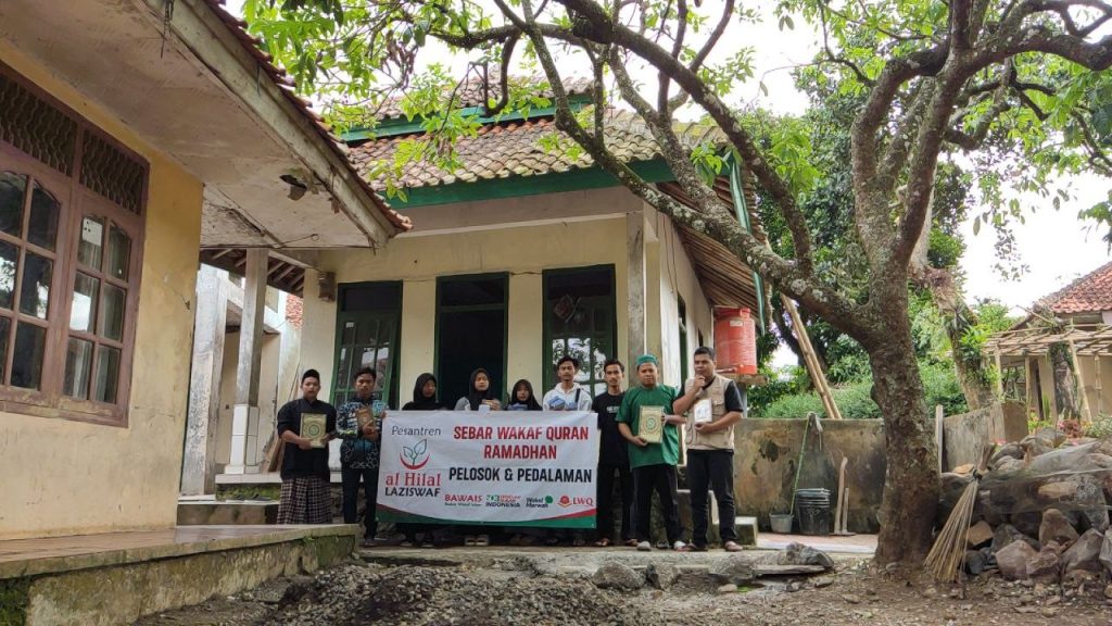 400 Mushaf Quran Dan 22 Meter Karpet Masjid Untuk Santri Dan Jamaah Di Kabupaten Cianjur