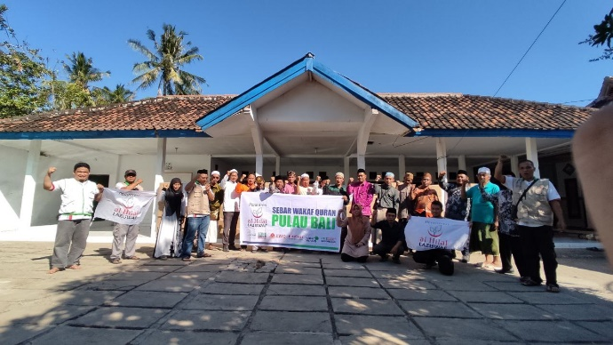 Tiba di Bali, Tim Sebar Wakaf Quran Al Hilal Distribusikan Ratusan Dus Mushaf Quran di Dua Titik Kumpul