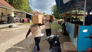 Distribusikan Wakaf Al Quran, Iqra dan Buku Islam untuk Ribuan Santri di Pondok Pesantren Banyuwangi
