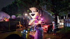 Proses Pengecoran Tiang Lantai 2 Dan 3 Masjid Pesantren Yatim Cibiru